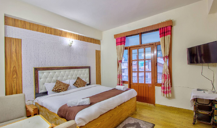 1 x Deluxe Room